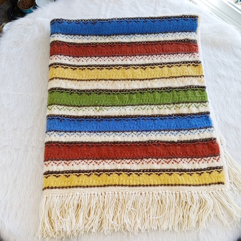 Knit afghan with fringe 57 x 49